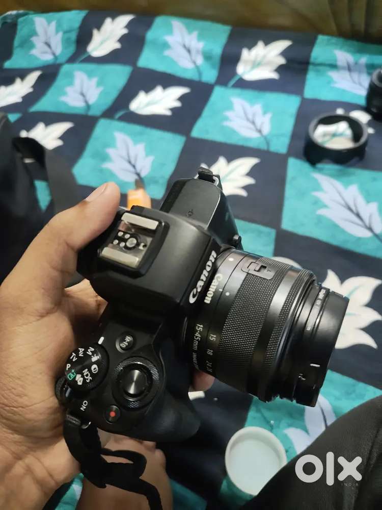 Canon M50 Mark II 15-45mm f3.5-6.3 is STM Digital Zoom Camera (Black)