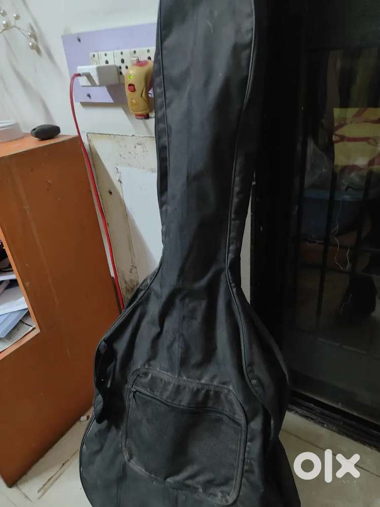 Guitar musical instrument in good condition not used