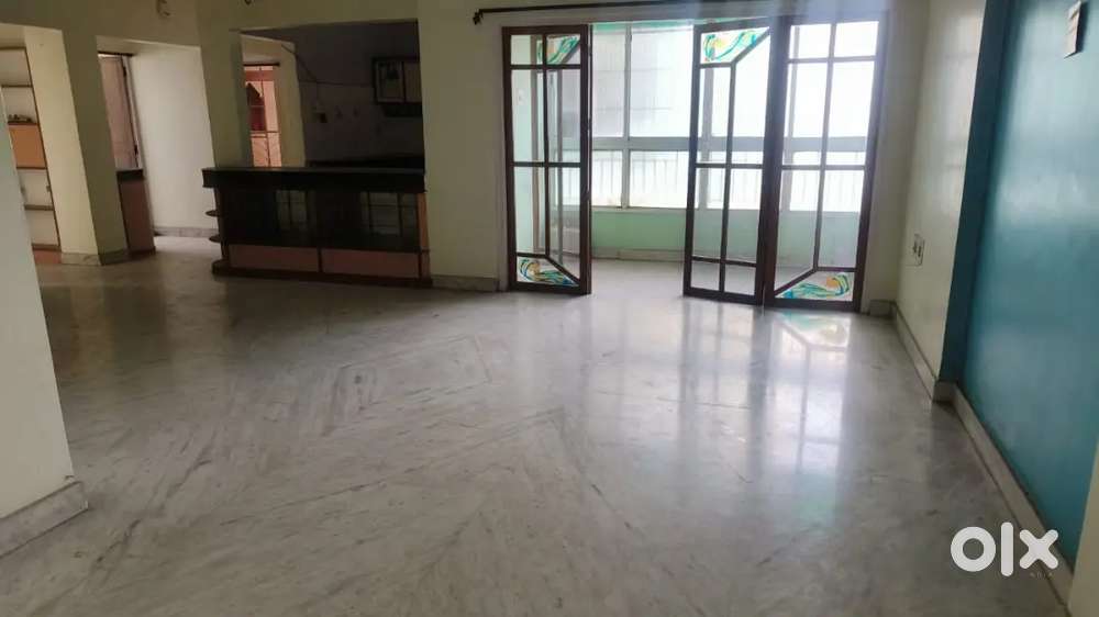 Fully independent 3bhk 1st floor flat Beltola Bazar road hotel tokyo t