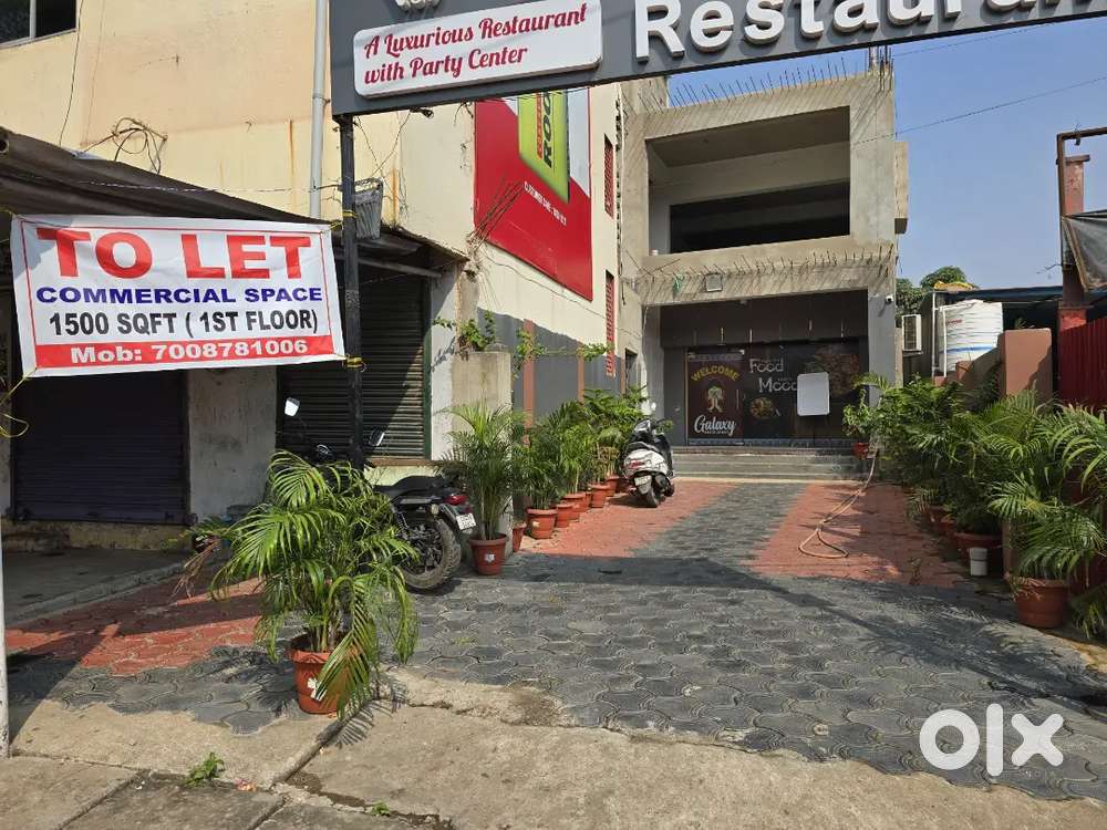 COMERCIAL SPACE 1500SQFT AREA