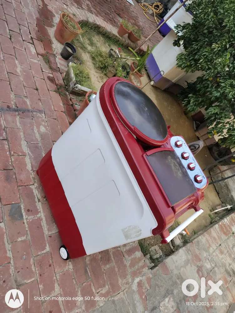 Whirlpool washing machine 8kg okay working 3 year old
