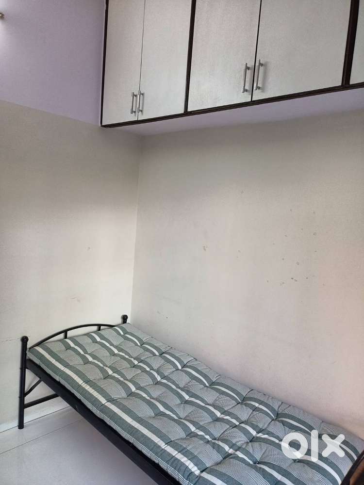 PG rooms for females - Chatrapati chauk