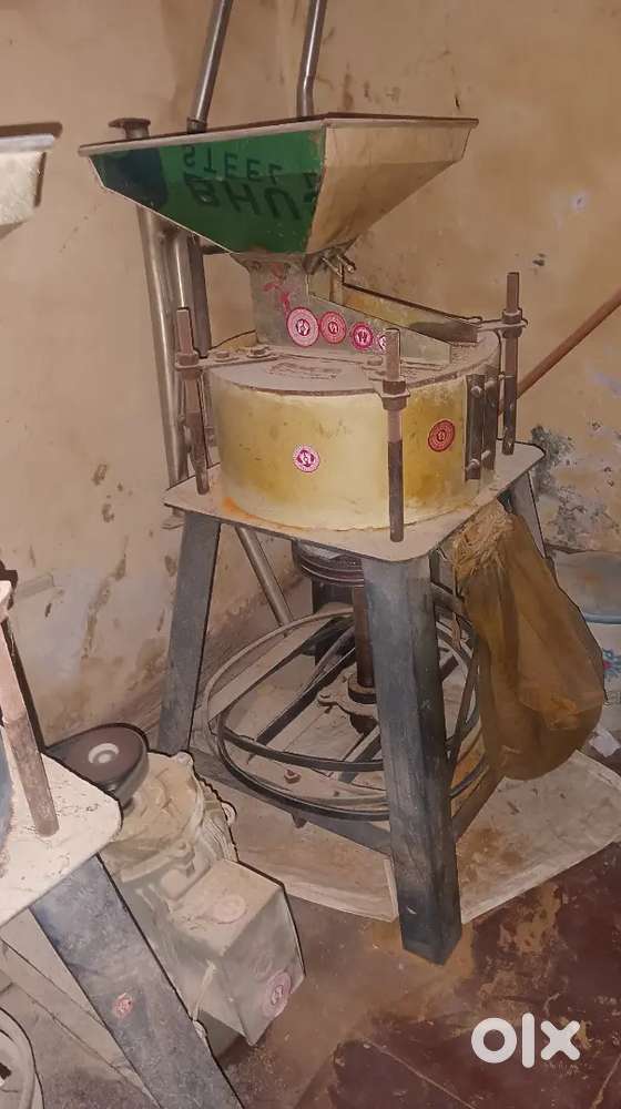 FLOUR MACHINES ON SALE  ( ATTA CHAKKI , RICE MACHINE )