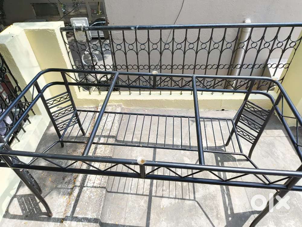 Dining table sell good condition