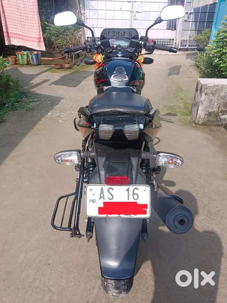Pulsar 150