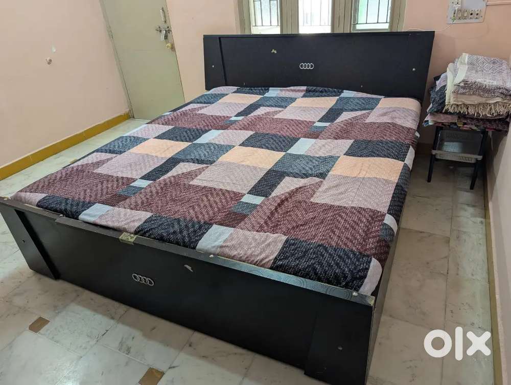 Complete set bed wardrobe with dressin