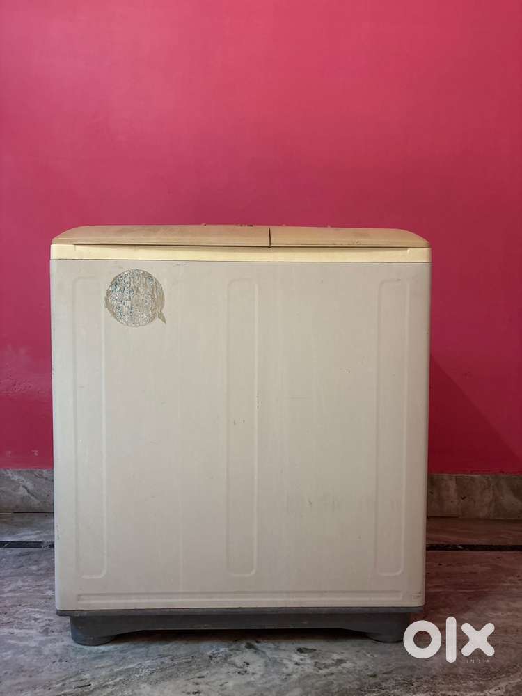 LG Semi Automatic washing Machine