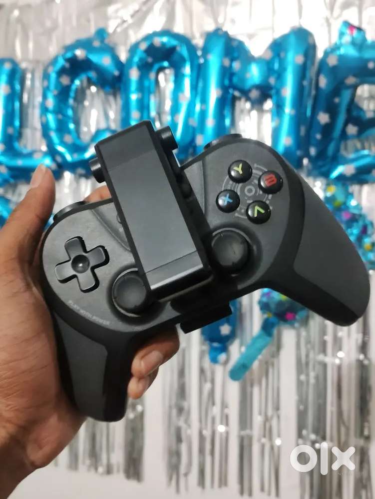 2 Months old unused Game Controller Universal Connectivity