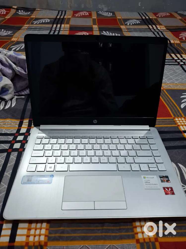Hp 14 . very lesss used no scratches 1 tb hdd and 256 gb ssd 8 gb ram