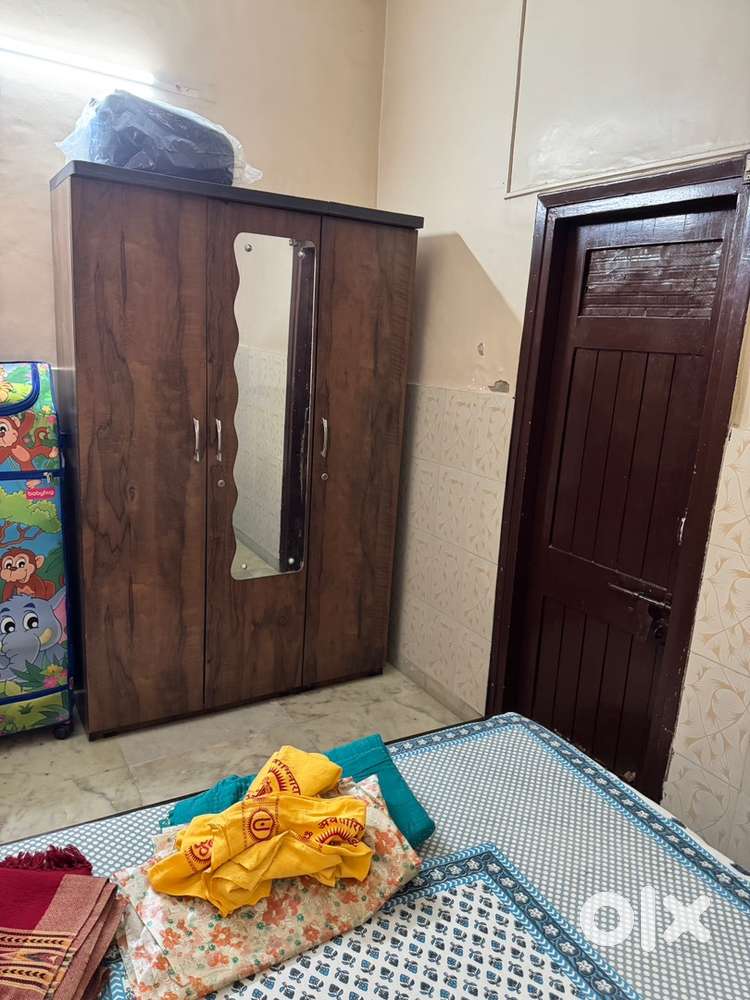 Wardrobe with mirror