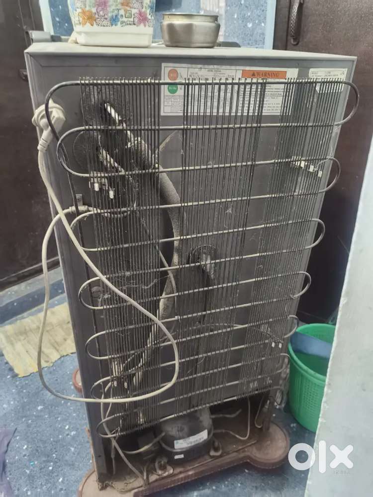 USED WHIRLPOOL REFRIGERATOR FOR SALE - WORKING WELL