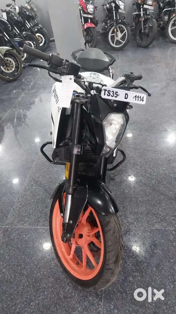 KTM Duke125cc 2020 model white color in showroom condition