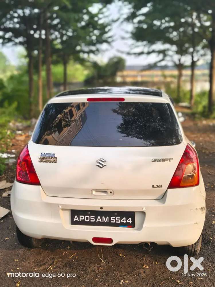 Maruti Suzuki Swift 2011 Petrol 100000 Km Driven