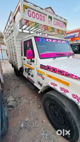 Mahindra Bolero maxi truck