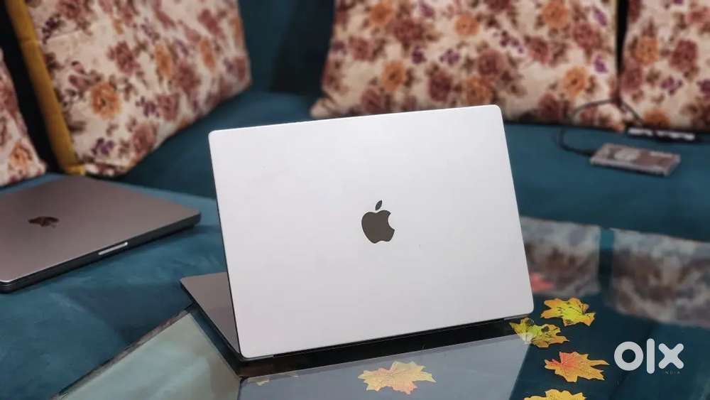 M1 Apple Macbook Pro 32GB Ram 512GB Apple SSD 2022 Manufacturing