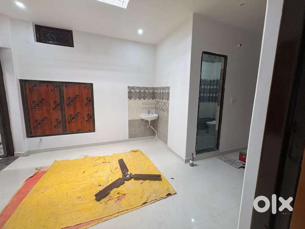 2/3बीएचके बिना मालिक का फ्लैट वाराणसी में कहीं भी