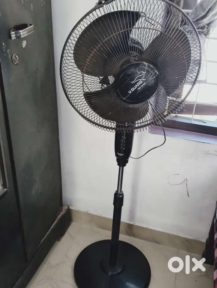 V-guard pedestal fan