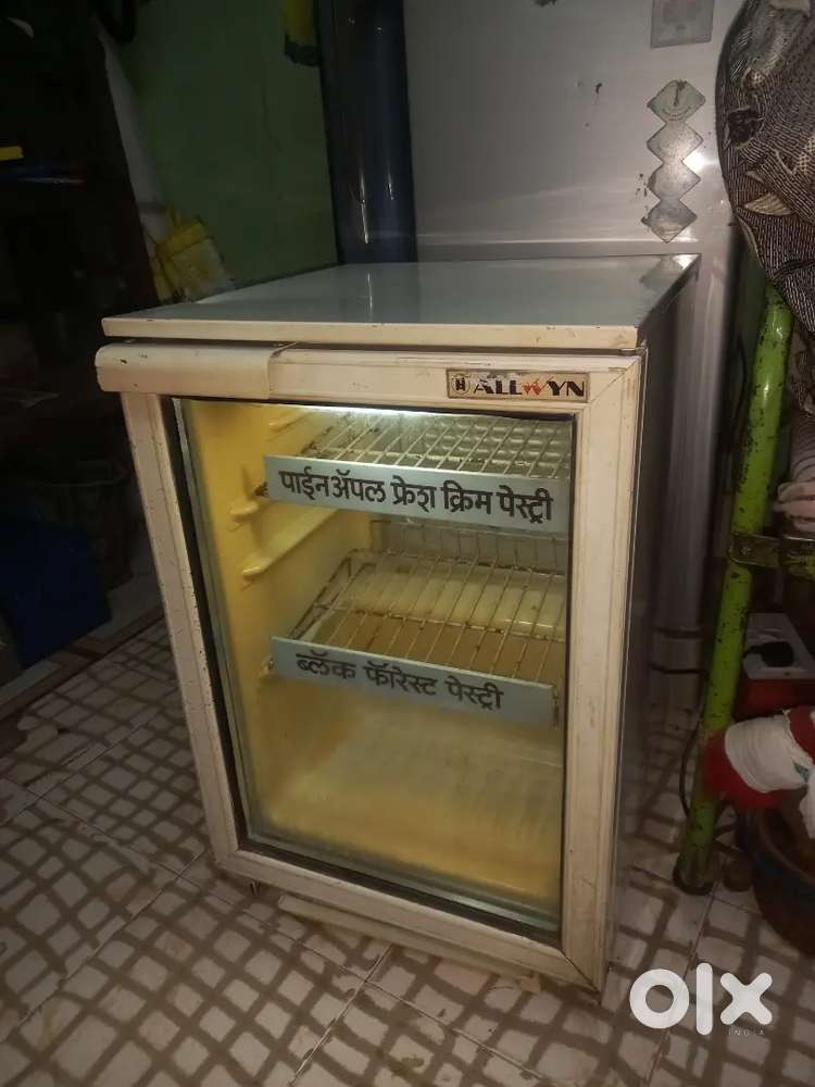 REFRIGERATOR