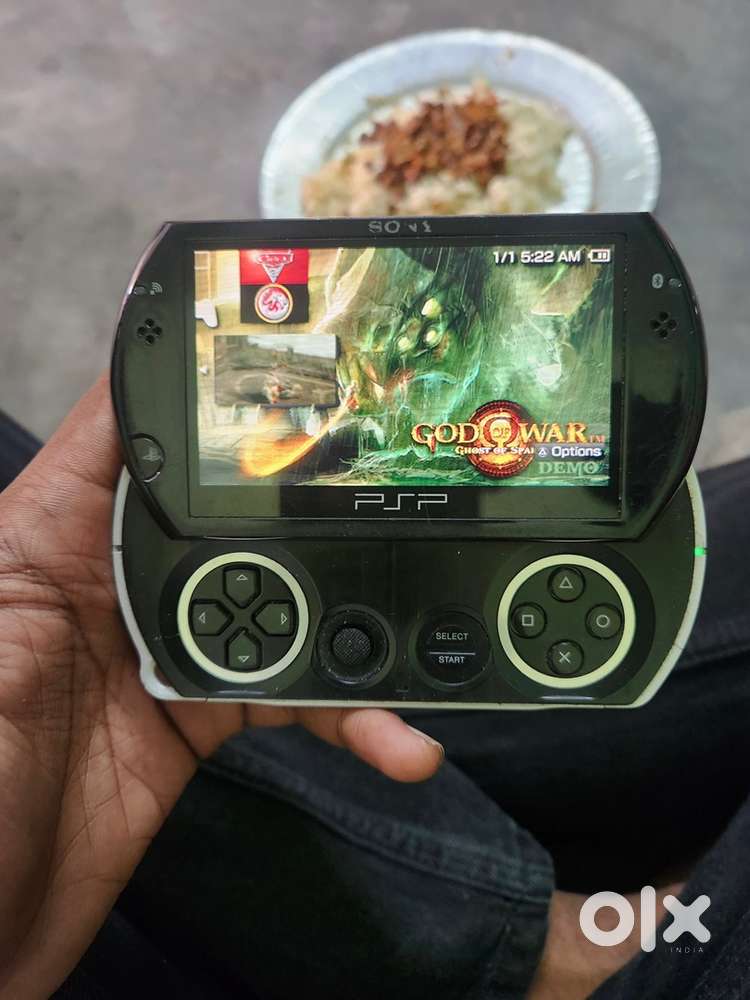 Sony psp go with pre install games