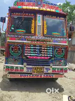 2017 model Lorry is for sale all new tyers all papers are on force