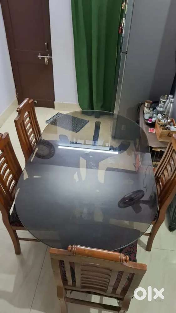 4 seater Dinning Table