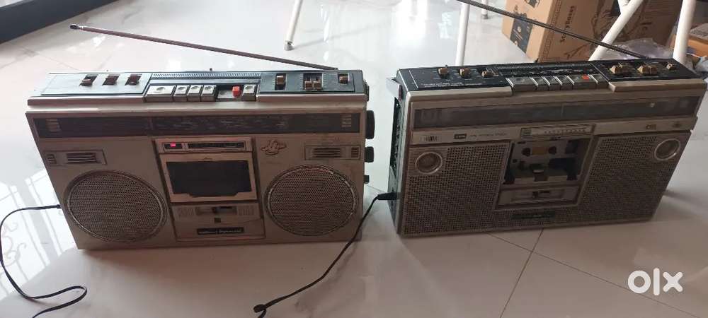 National Panasonic 1 radio working...tape sound and second only light