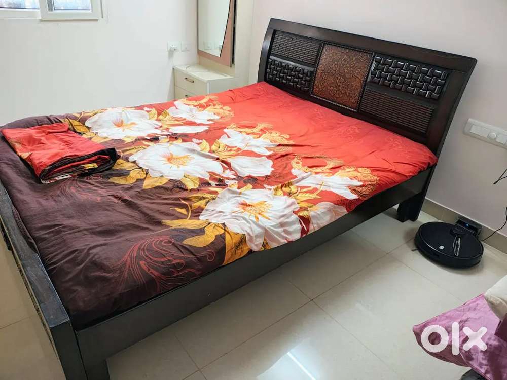 Queen size bed for sale ( without mattress and storage)
