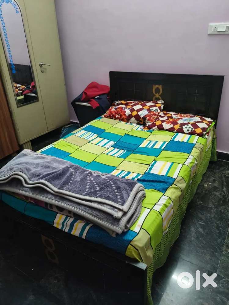 Bed and mattress