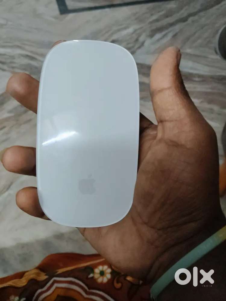 Apple mouse with cable