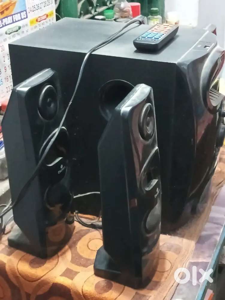A Big Woofer and 4 speakers for sale