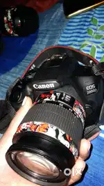 camera canon eos 2000D.  with 2 lens. 18-55.    70-300. lens