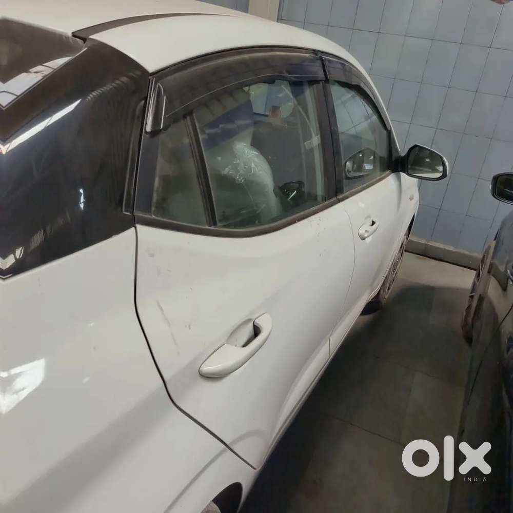 Gadi leni h rent p kisi k pas h to btao