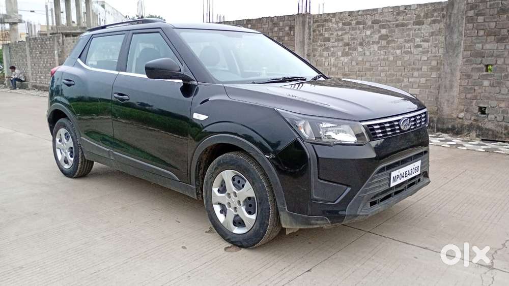 Mahindra XUV300 W6, 2021, Petrol