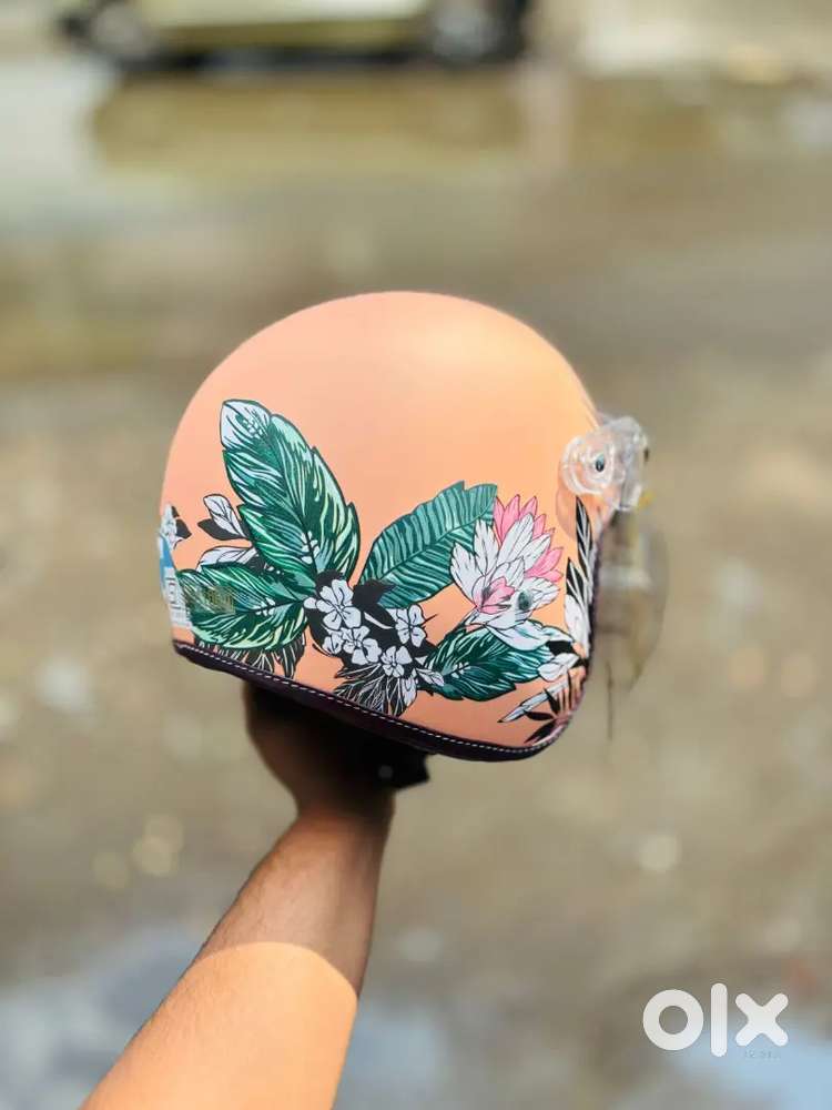 Full time Female sales staff