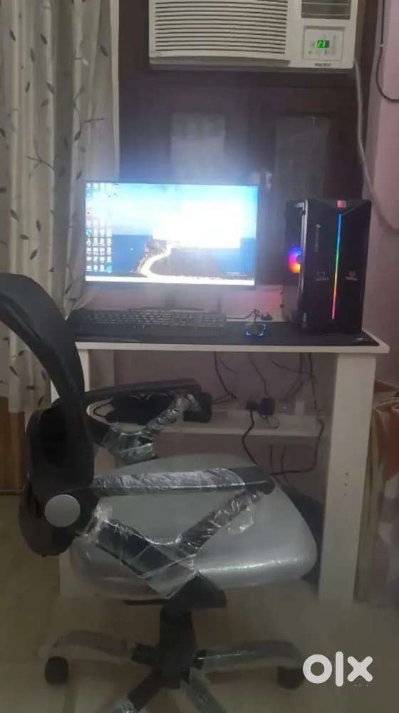 Ryzen 5 3400G PC  32GB RAM  500GB NVMe SSD  24 Acer Monitor +Table
