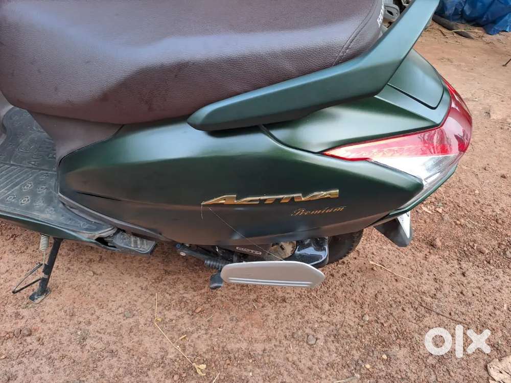 Honda Activa 6g premium .