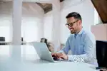 Hr Asistant female