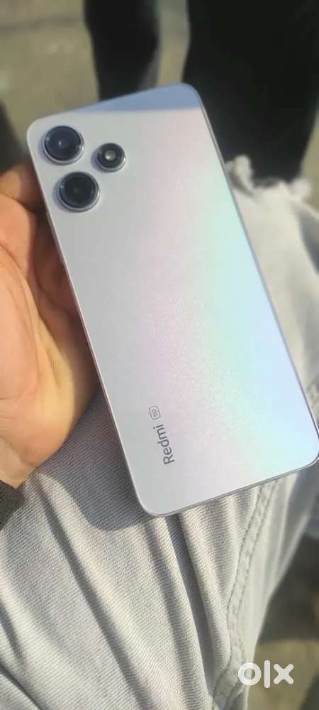 Redmi Note 12 5g 8 +8 ram.  256 storege