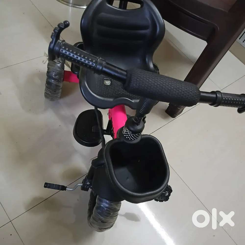 Tricycle for kids. Fixed price Rs. 599 very less used