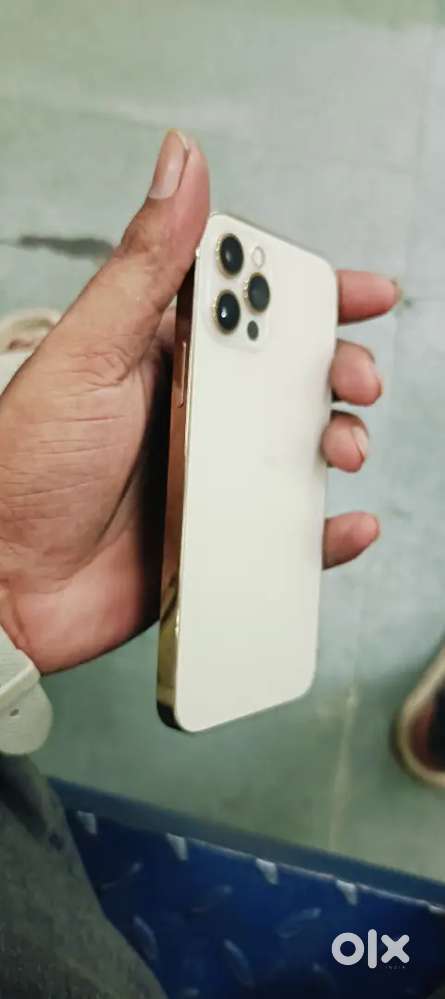 12Pro golden colour  (256GB)90+% super mint condition