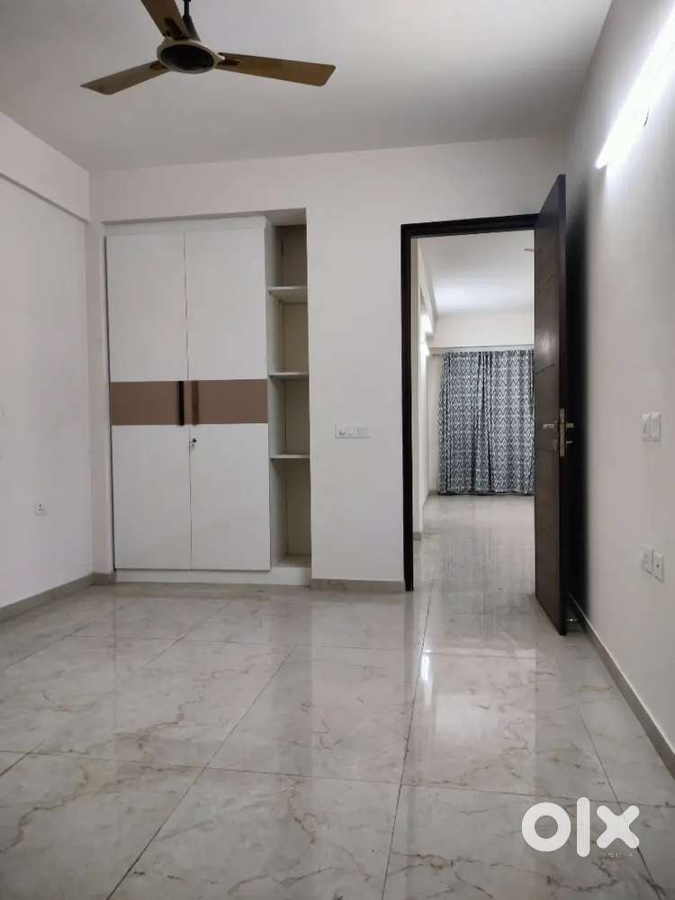 2.5 bhk available for rent in SMART WORLD GEMS SECTOR 89 Gurgaon
