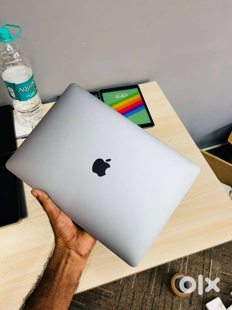 M1 Macbook Pro 16GB 256GB