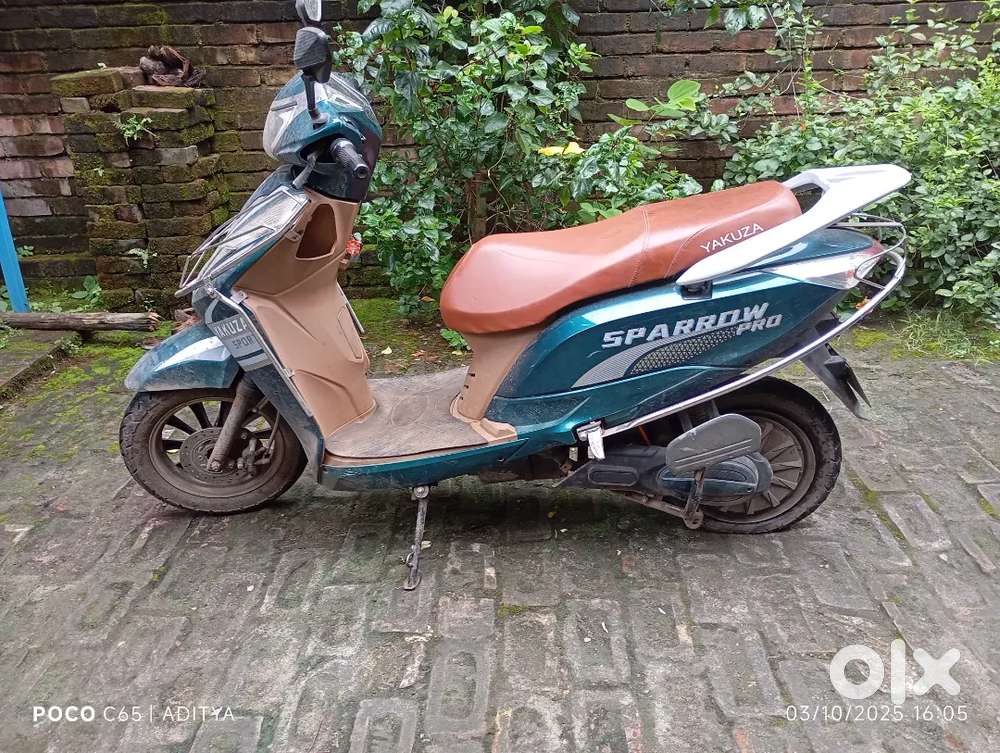 Brand-Yakuza sparrow Pro electric scooty