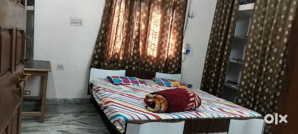 1bhk independent full furnished house with car parking available