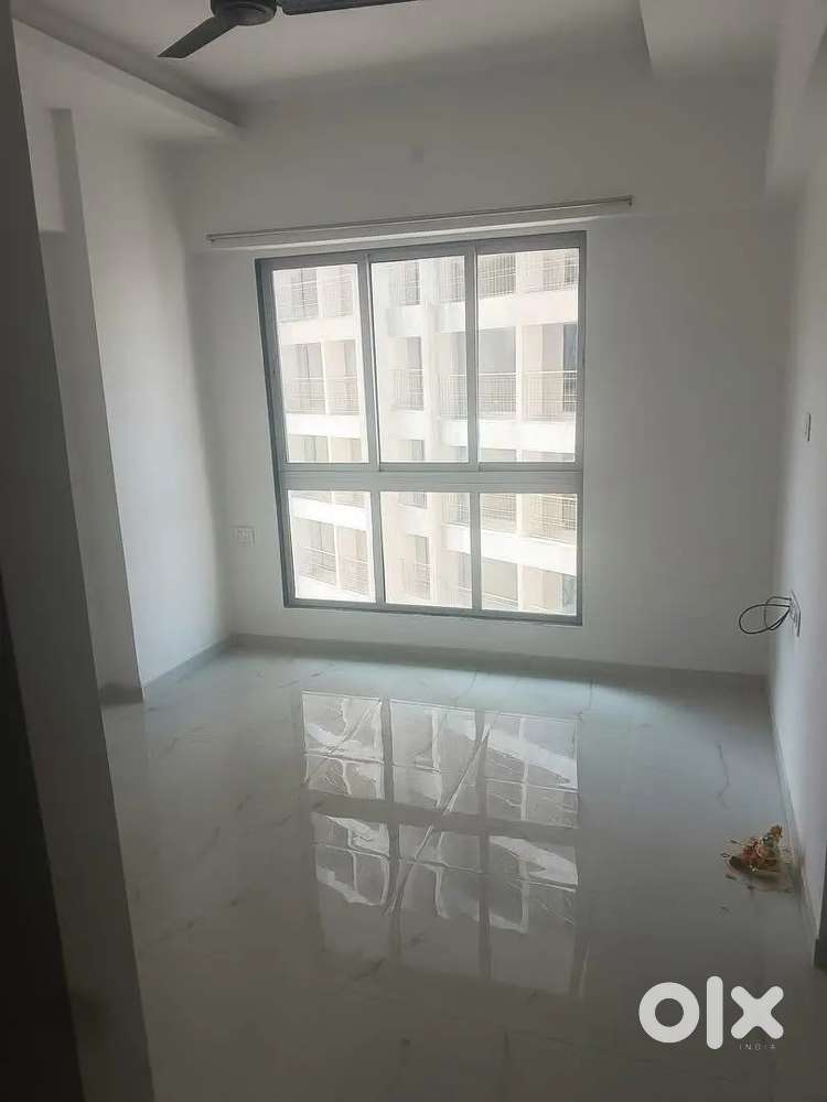 1 Bhk modular kitchen,3 lifts,security Main Road Vasai E,-11000