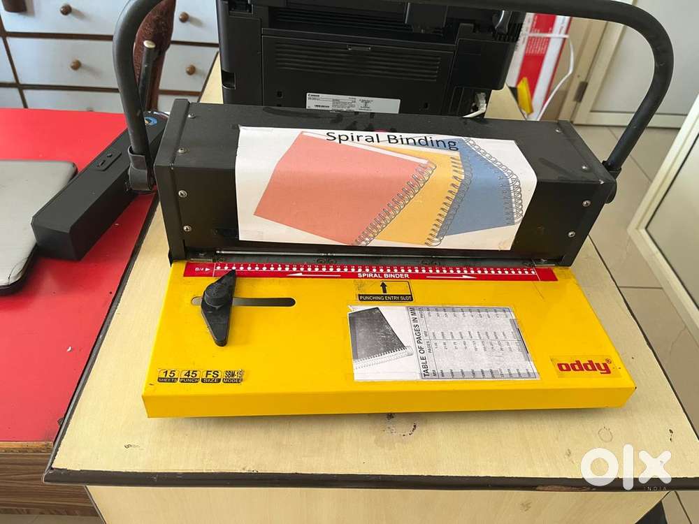 Spiral binding machine