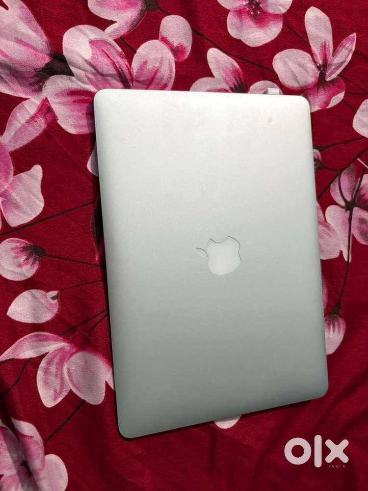 MacBook Air 8GB Ram 128 GB Storage working Condition