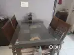 4 seater dinning table