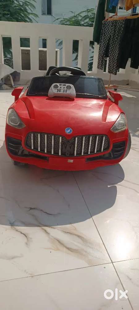 Kids battery operated car