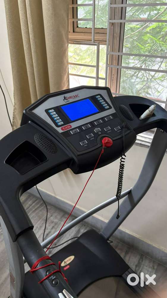 Gymtrac T-430 Motorised Treadmill, 8yrs old, Manual incline